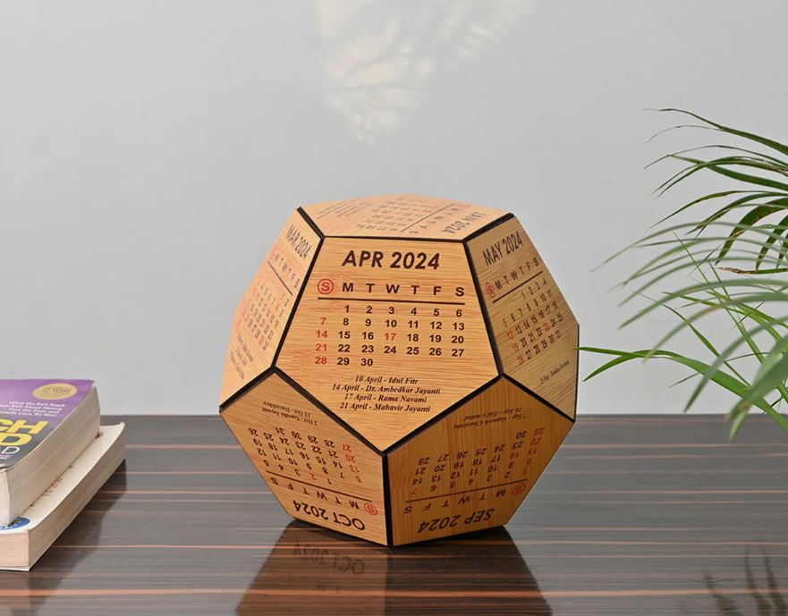  Cubic Wooden Desk Calender  