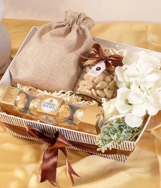 Tyohar Treats Festive Hamper