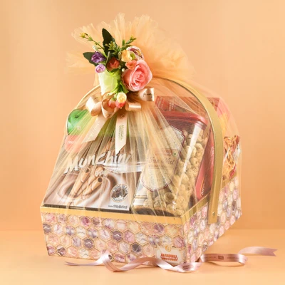 Zestybox Delight Gift Basket